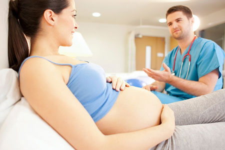 Ra nhiều khí hư khi mang thai có sao không?