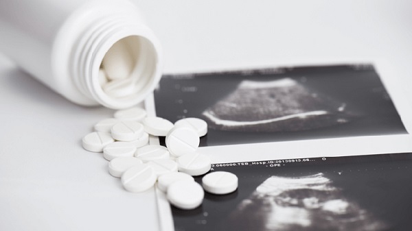Phá thai bằng thuốc để chấm dứt sự phát triển của thai nhi